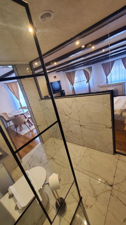 Flux Studios Apart 2 Oradea Zewnętrze zdjęcie